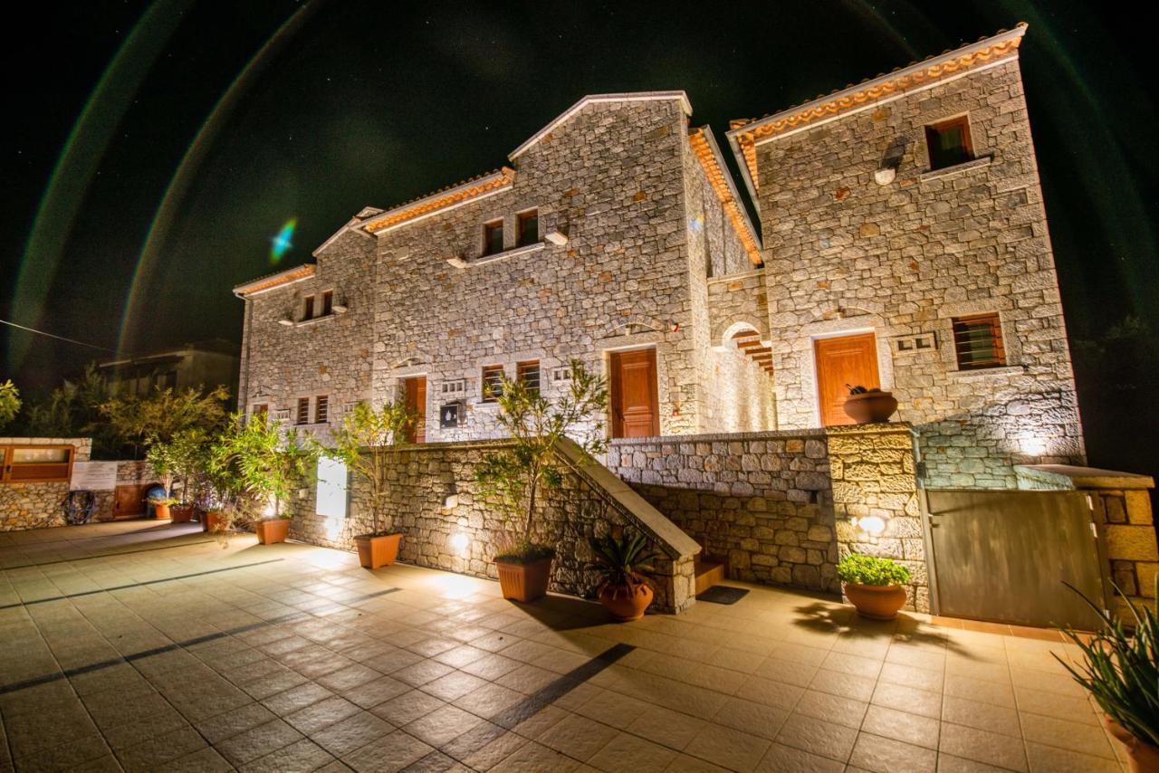 Mani Houses Selinitsa Art Koloveas Agios Nikolaos  Bagian luar foto
